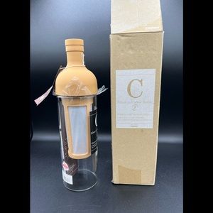 Hario Cold Brew Coffee Wine Bottle, 650ml, Mocha color